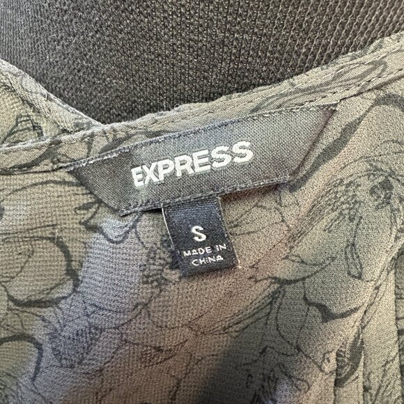 Express Womens Size Small Ruffle Floral Sleeveless Blouse Black - Picture 6 of 7